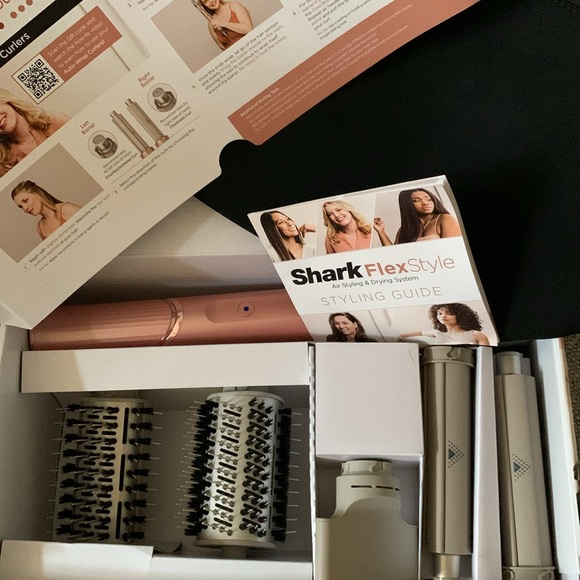 New- Shark FlexStyle Air Styling & Drying System - Picture 2 of 7